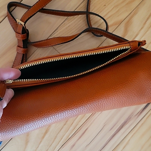 NWT Street Level Demi Fold Over Vegan Leather Crossbody Bag Tan - Picture 6 of 6